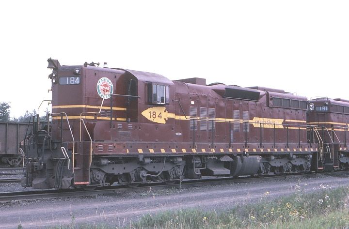 GLIO-Duluth-Missabi-%26-Iron-Range-RR%2C--EMD-SD-18.jpg