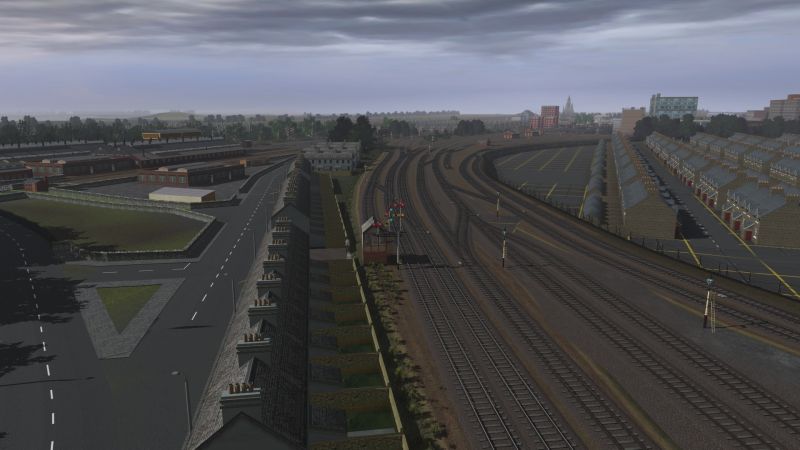 Goods-Yard-%2B-Sidings-to-the-right-with-the-Shed-%2B-North-Line-to-the-Left.jpg
